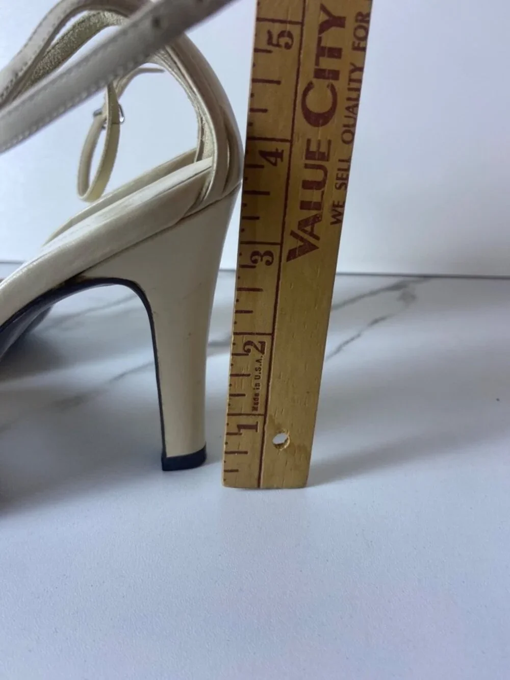 Calvin Klein Womens Peep-Toe Cream Heels With Ankle Strap Size 6 4-Inch Heel Mad